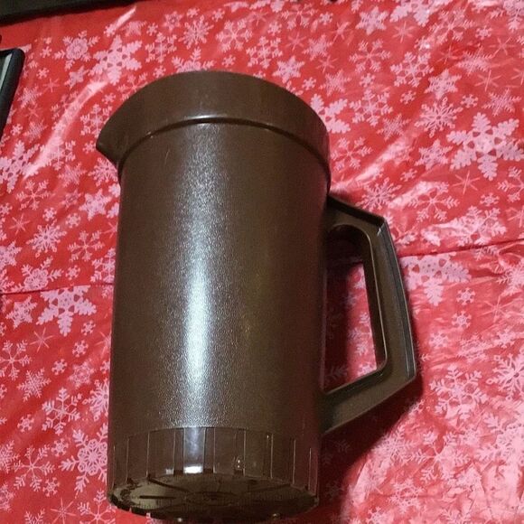 Vintage Tupperware juice pitcher in great shape - Picture 1 of 6